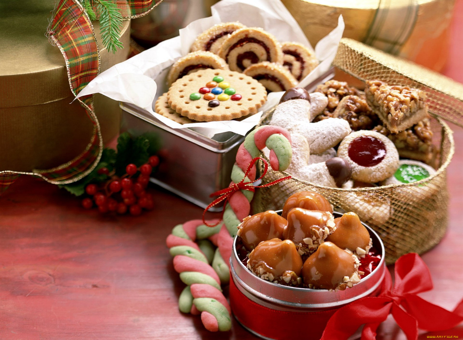 праздничные, угощения, печенья, коробки, ленты, ягоды